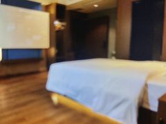 -丽辰酒店(深圳翻身地铁站店)