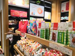 零售区-良品铺子(万象城店)