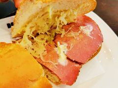 米兰酸椰菜黑椒牛肉三明治-DOUTOR德咖伦(吴江路店)