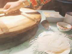 -鱼窝棚柴火铁锅炖(富山屯店)