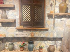 -老牌坊云南鱼豆花火锅(爱建店)