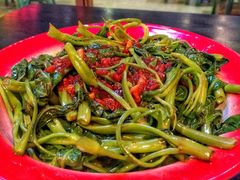 豆瓣酱炒通心菜-黄师傅湿辣牛肉(胡桃里店)