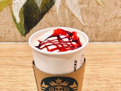 花样莓莓红茶拿铁-星巴克臻选(济南恒隆店)