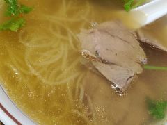 牛肉粉丝汤-鑫震源·苏式大虾生煎(山塘街店)