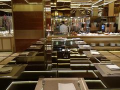 -大中华希尔顿酒店-念自助餐·嗨啤·小龙虾