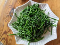 -黄记四更烤乳猪店