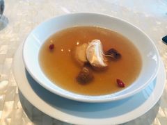 姬松茸炖老鸡-广州四季酒店·佰鲜汇·现代法餐