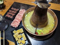 -果松木炭酸菜铜火锅·外婆参鸡汤