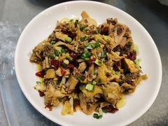 -梓檚中餐厅湖北菜小龙虾武昌鱼排骨藕汤(黄鹤楼店)