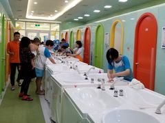 -小小王国亲子游泳俱乐部(锦辉中心)