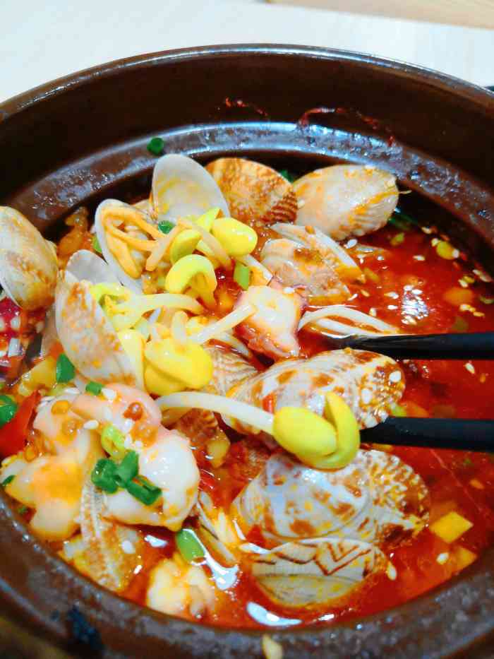 鲜火肴瓦罐酱焖小海鲜-"新概念快餐,瓦罐闷小海鲜,点了个招牌菜.