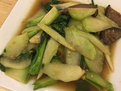 -J Daeng Seafood