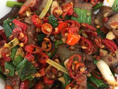 毛葱炒腊肉-红色湘菜馆(春风店)