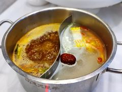 双拼锅底-德天肥牛海鲜火锅(龙吟坊店)