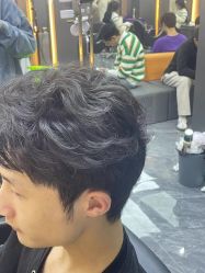 -米可造型烫发染发