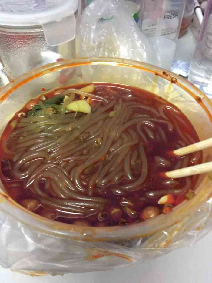 打分 来一张外卖的照片～也常去店里吃酸辣粉,不得不说这是在天津吃过