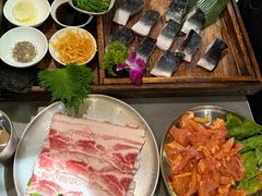 -围炉肉舍•炭烤活鳗•丹东海鲜烤肉(步行街店)