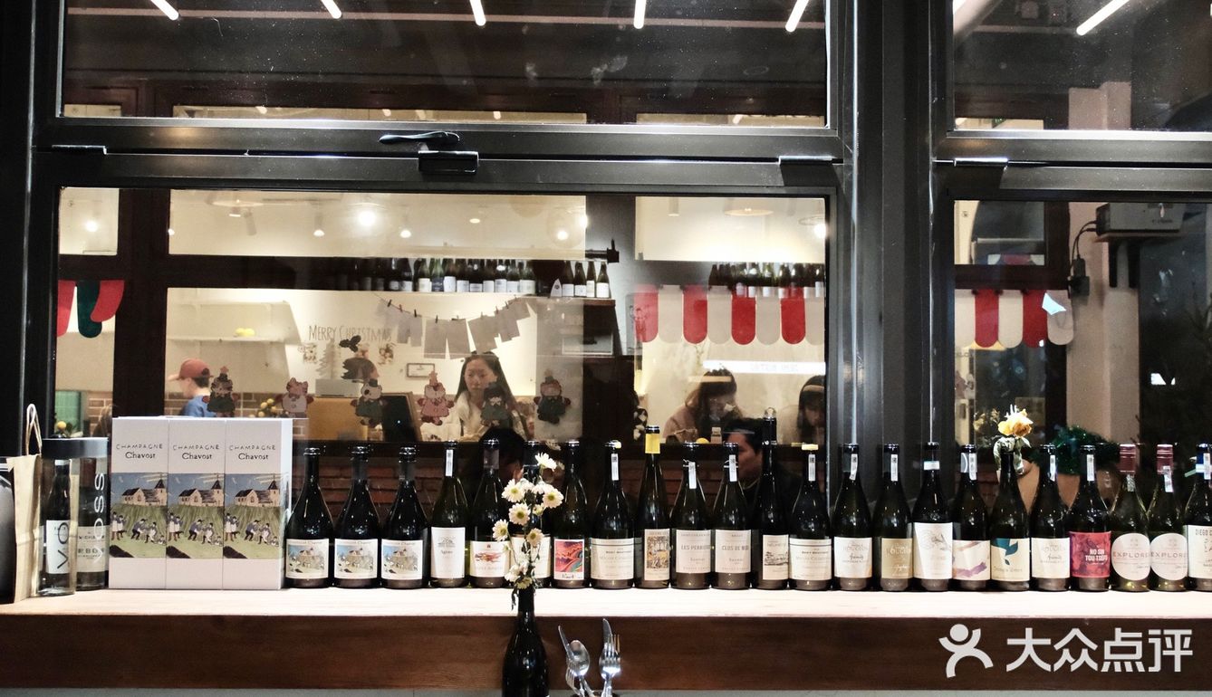 谁懂😅在小而美的bistro看了一晚上繁花