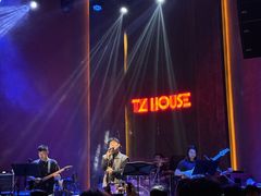 -TZ House音乐现场(来福士中心店)