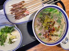 -云阿蛮云南生烫牛肉米线(奉贤路店)