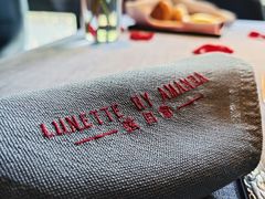 -弦月窗LUNETTE BY AMANDA(复兴路店)