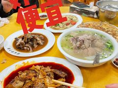 萝卜炖肘子-荣生萝卜汤饭店