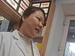 -豪门视光·星趣控·蔡司依视路眼镜代理商(中央大街店)