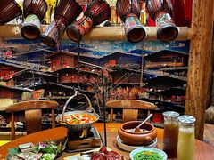 -老滇山寨•云南特色菜•地方菜•民族风情歌舞表演(金碧店)