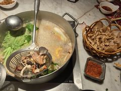 -尚尚仙·酸汤猪手·猪肚鸡火锅(华联万柳购物中心店)