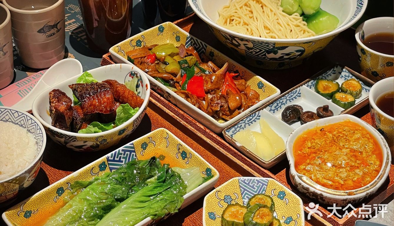 八只苏杭大闸蟹黄做成的秃黄油拌饭