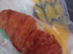 樱桃牛角-麦当劳(北京大兴机场二层国内到达(安检外)店)