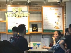 等位区-翠華餐廳(浦东机场T1店)