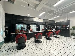 -老男孩男士理容馆·理发·烫染·修面