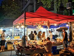 -吴山路夜市