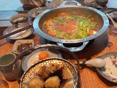 -野山舂·贵州现舂酸汤牛肉(鸿通城店)