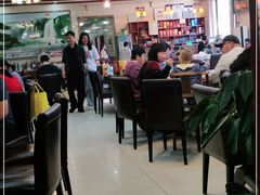 大堂-鸿亨泰杂鱼馆(港馨家园店)