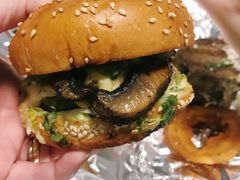 -The Habit Burger Grill 哈比特汉堡(爱琴海店)