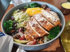 秘制鸡肉芒果牛油果沙拉-魏斯理汉堡(西安西咸吾悦广场店)