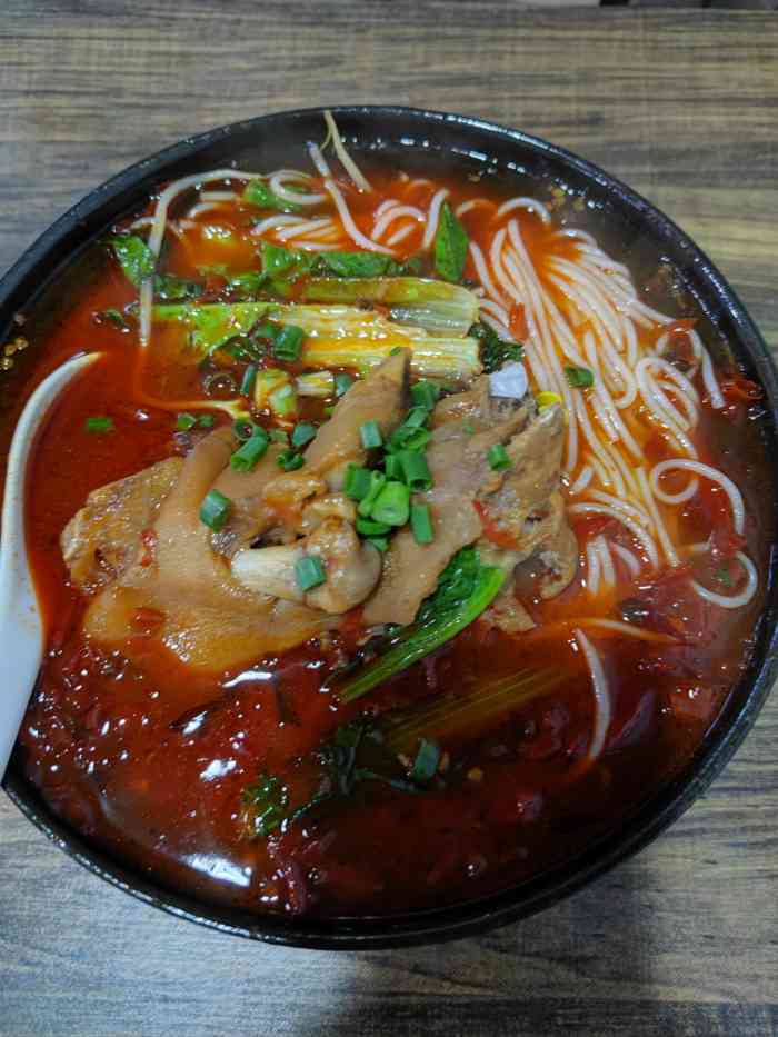 李米线(武陵路店)-"重庆朋友带我去的,位置不好找,在一个大楼.