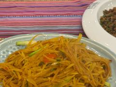 -香巴拉云南餐厅(华莱坞店)