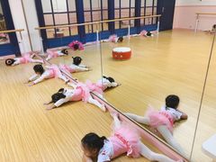 -爱德米乐艺术学院(西宸天街校区)