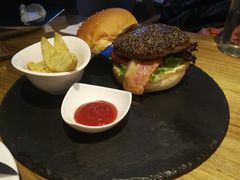 -HIGH FIVE哈福手工汉堡(桂林路店)