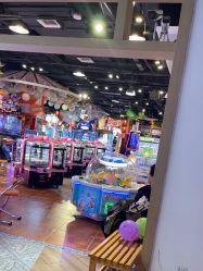 -卡通尼乐园(新达汇三林店)