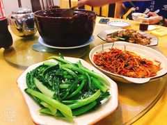 -正宗鸡饭粤香酒家(朱村店)