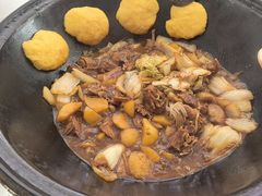 -粘豆包柴火铁锅炖