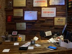 -何师烧烤·香辣蟹·川菜·30年老品牌(太古里旗舰店)