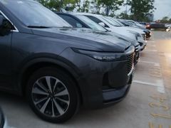 -奕欧来上海购物村停车场