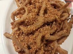 -新大咀港式茶餐厅(宝山万达店)