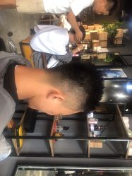-MOVAN  HAIR莫凡匠人发型屋