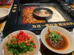 -老牌坊云南鱼豆花火锅(哈西万达店)